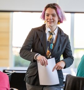 Data Murdie accepts an award at a TRIO SSS ceremony