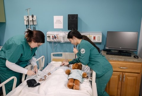 Nursing students in the nursing simulation lab